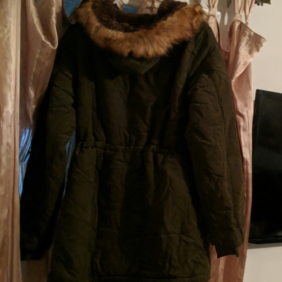 Woman's Hooded Parka, Army Green w/ New Design - Picture 4 of 6